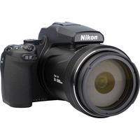 Nikon Coolpix P1000 - Vue de 3/4 vers la droite