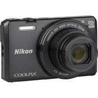 Nikon Coolpix S7000 - Vue de 3/4 vers la droite