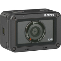 Sony Cyber-Shot RX0 - Vue de 3/4 vers la droite