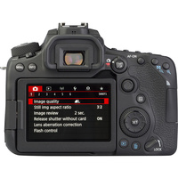 Canon EOS 90D + EF-S 18-55 mm f/3.5-5.6 IS STM - Vue de dos