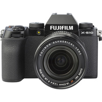 Fujifilm X-S10 + Fujinon XF 18-55 mm R LM OIS - Autre vue de face