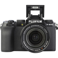 Fujifilm X-S10 + Fujinon XF 18-55 mm R LM OIS - Vue de face