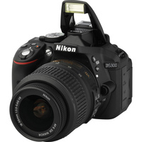 Nikon D5300 + AF-S DX Nikkor 18-55 mm G VR