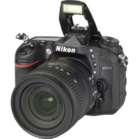 Nikon D7200 + AF-S DX Nikkor 16-80 mm E ED VR