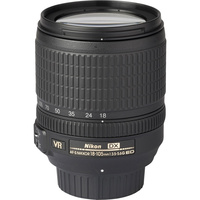 Nikon D7500 + AF-S DX Nikkor 18-105 mm G ED VR - Vue de l'objectif