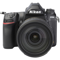 Nikon D780 + AF-S Nikkor 24-120 mm G ED VR - Autre vue de face
