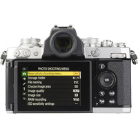 Nikon Z FC + Nikkor Z DX 16-50 mm VR - Vue de dos