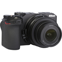 Nikon Z30 + Nikkor Z DX 16-50 mm VR - Vue de 3/4 vers la droite