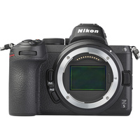 Nikon Z5 + Nikkor Z 24-50 mm - Vue de face sans objectif