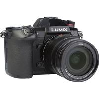 Panasonic Lumix DC-G9 + Leica DG Vario-Elmarit 12-60 mm Power OIS - Vue de 3/4 vers la droite