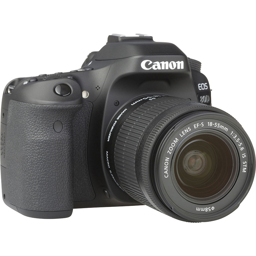 Canon EOS 80D + EF-S 18-55 mm IS STM - Vue de 3/4 vers la droite