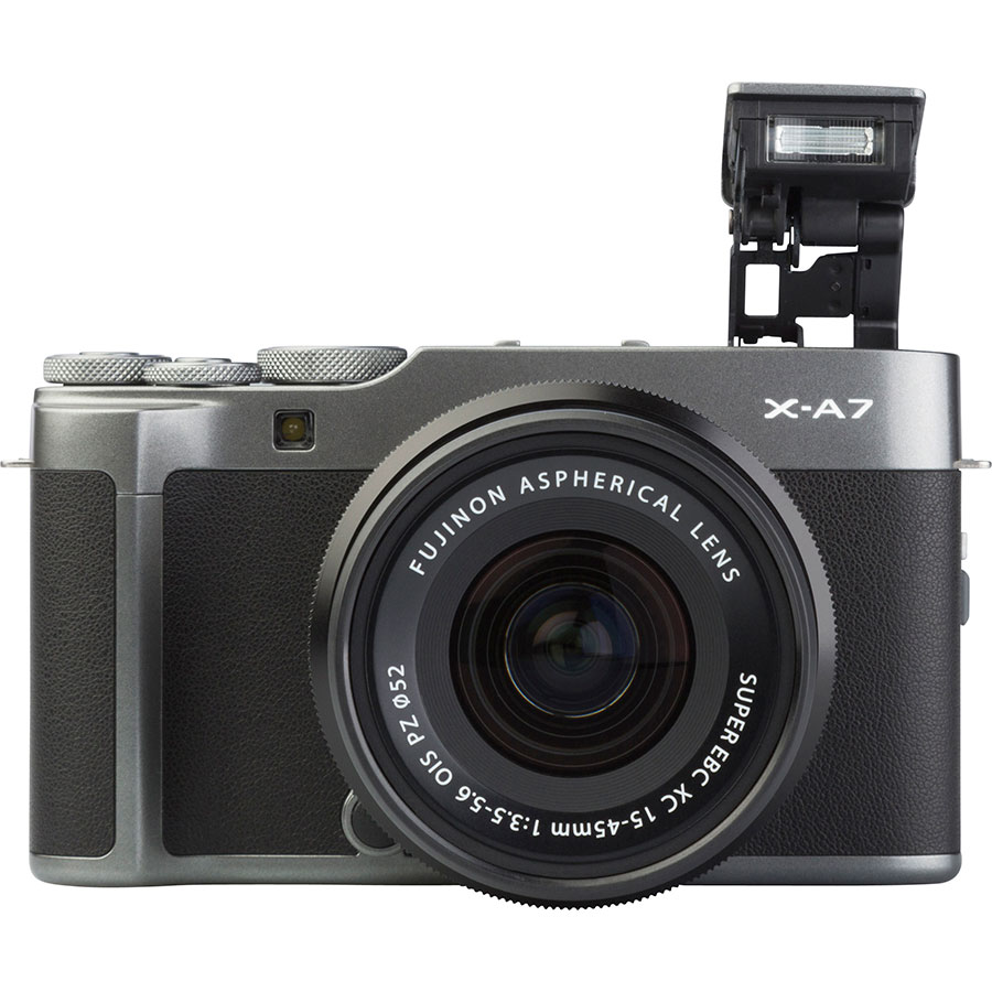 Fujifilm X-A7 + Fujinon Super EBC XC 15-45 mm OIS PZ - Vue de face avec le flash
