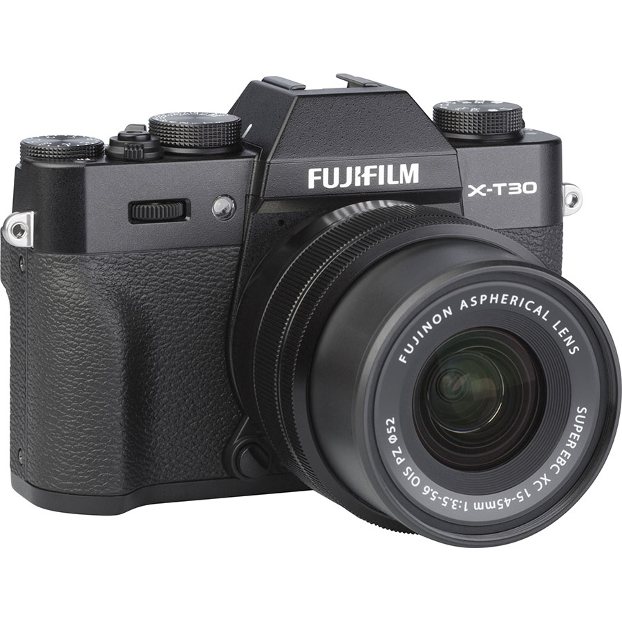 Fujifilm X-T30 + Fujinon Super EBC XC 15-45 mm OIS PZ - Vue de 3/4 vers la droite