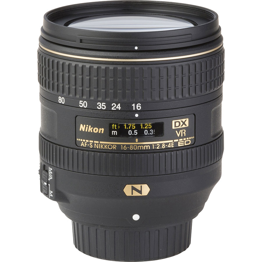 Nikon D500 + AF-S DX Nikkor 16-80 mm E ED VR - Vue de l'objectif
