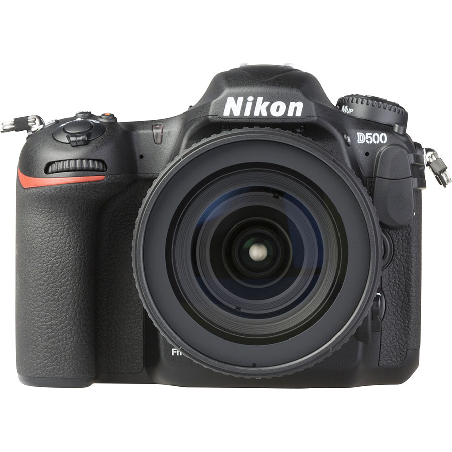 Nikon D500 + AF-S DX Nikkor 16-80 mm E ED VR - Vue de face