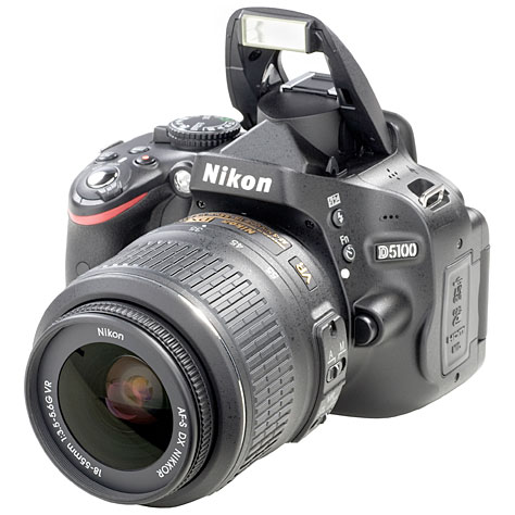 Nikon D5100 + AF-S G 18-55 VR - Vue principale