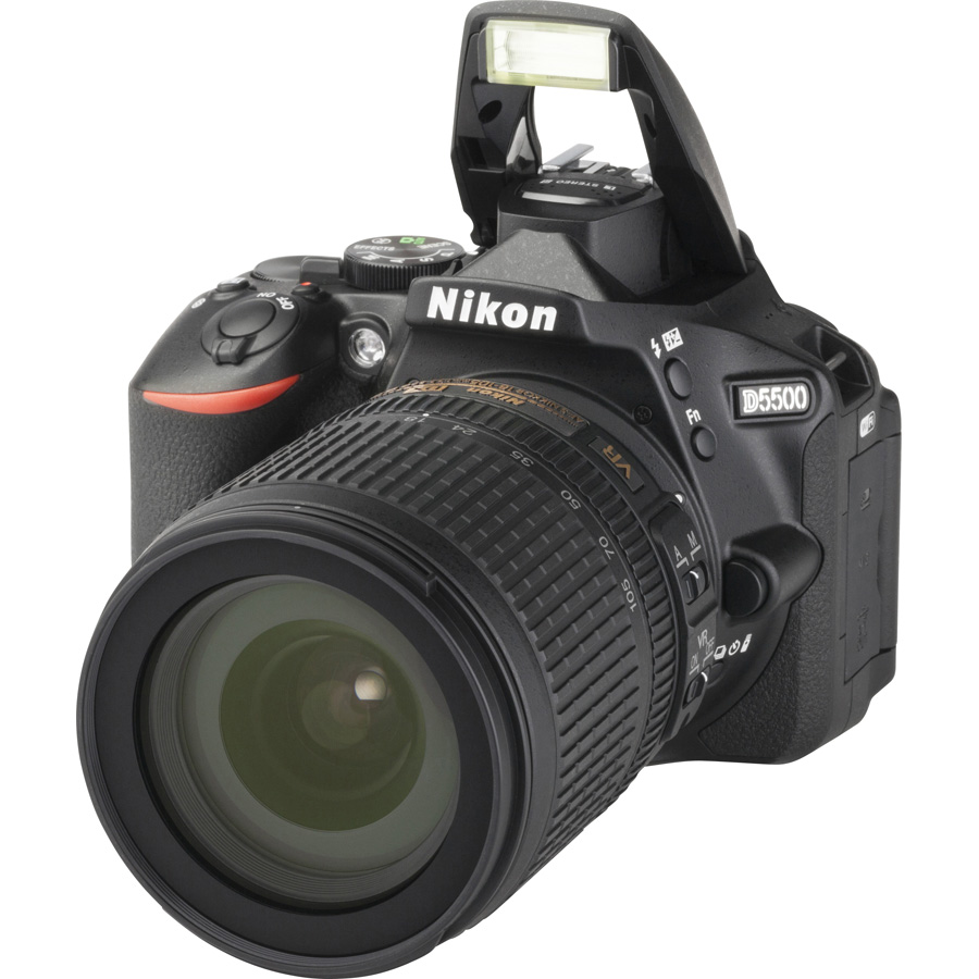 Nikon D5500 + AF-S DX Nikkor 18-105 mm G ED VR - Vue principale