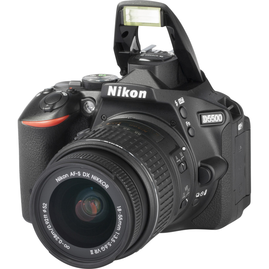 Nikon D5500 + AF-S DX Nikkor 18-55 mm G VR II - Vue principale