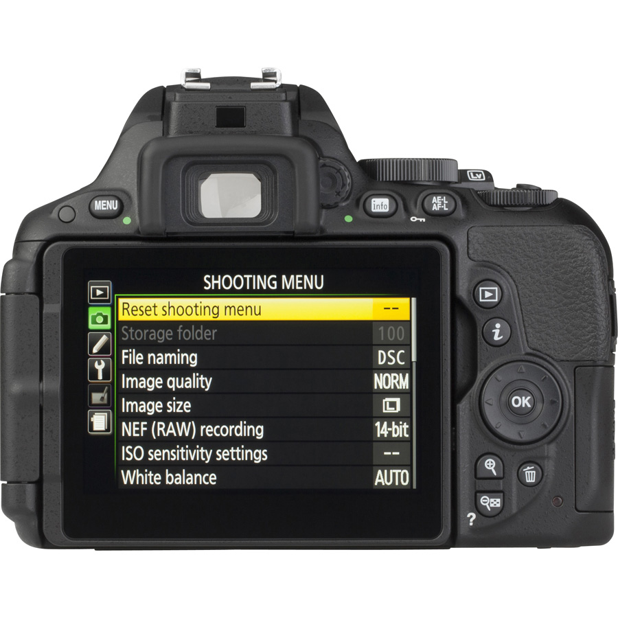 Nikon D5500 + AF-S DX Nikkor 18-55 mm G VR II - Vue de dos