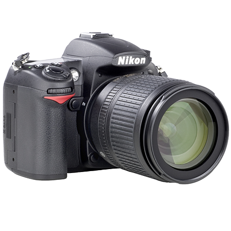 Nikon D7000 + AF-S G 18-105 VR - Vue principale