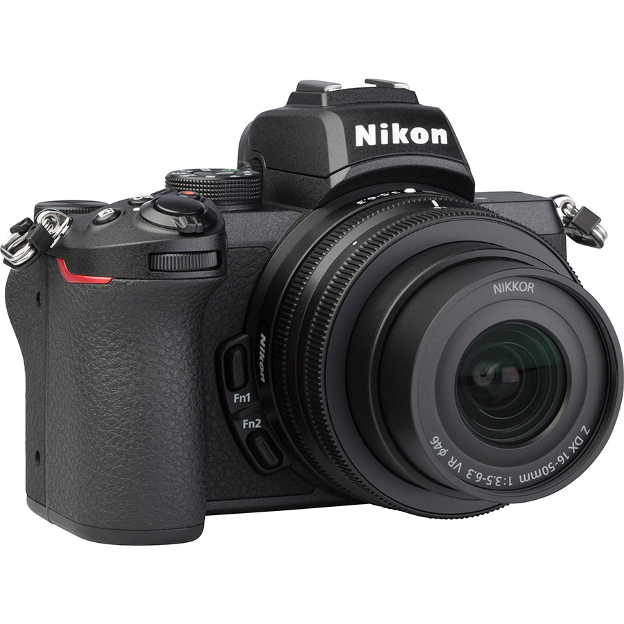 Nikon Z50 + Nikkor Z DX 16-50 mm VR - Vue de 3/4 vers la droite