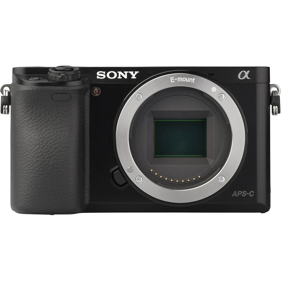 Sony ILCE-6000 + 18-200 mm SEL18200 - Vue de face sans objectif