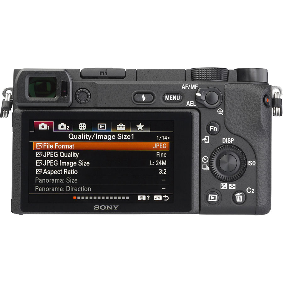 Sony ILCE-6400 + E 18-135 mm OSS SEL18135 - Vue de dos