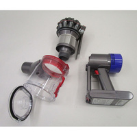 Dyson V8 Motorhead + kit Tool - Bac à poussières et ses filtres démontés