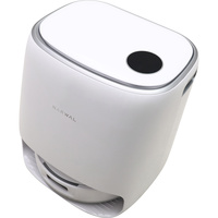 Narwal Freo X Ultra - Aspirateur sur sa station de charge