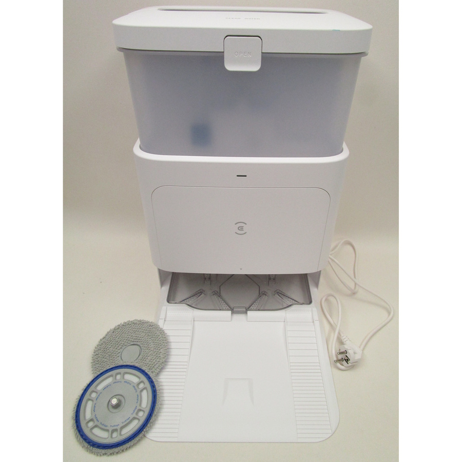 Ecovacs Deebot N30 Pro Omni - Station de charge et accessoires fournis