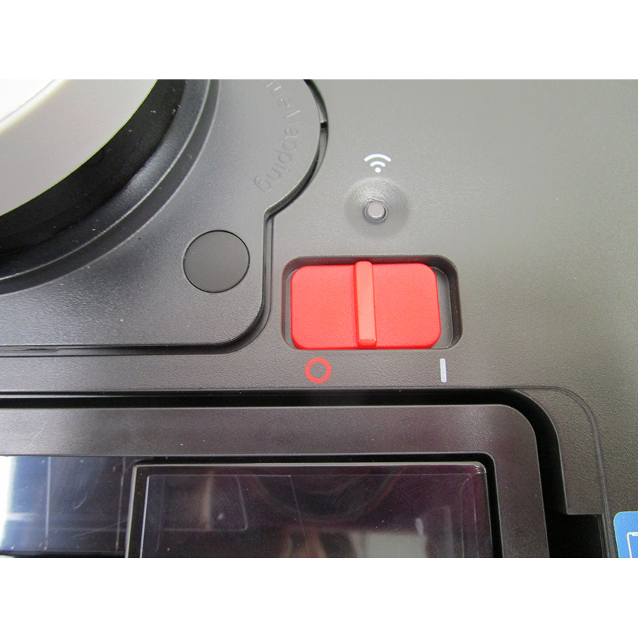 Ecovacs Deebot X1 Omni - Interrupteur marche/arrêt