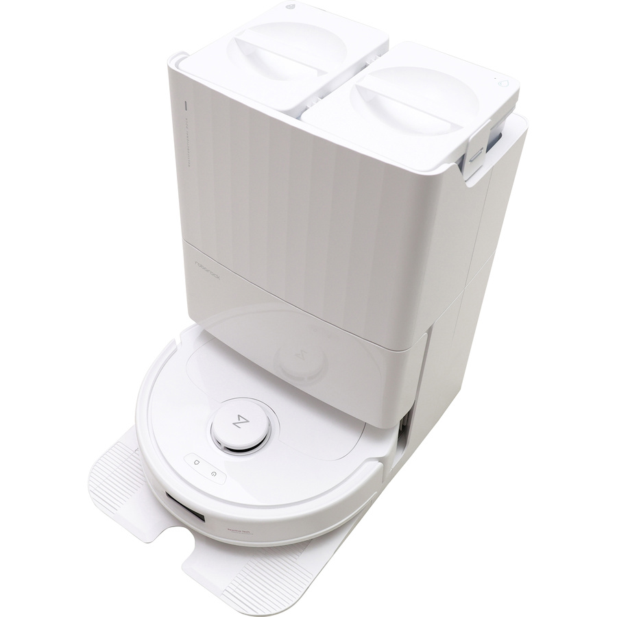 Roborock QRevo Plus White - Aspirateur sur sa station de charge