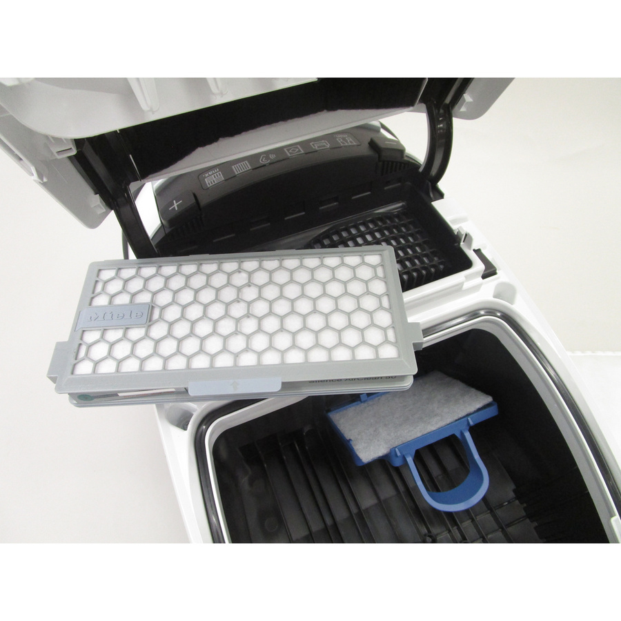 Miele Complete C3 Silence Ecoline SGSK5 - Filtre sortie moteur sorti