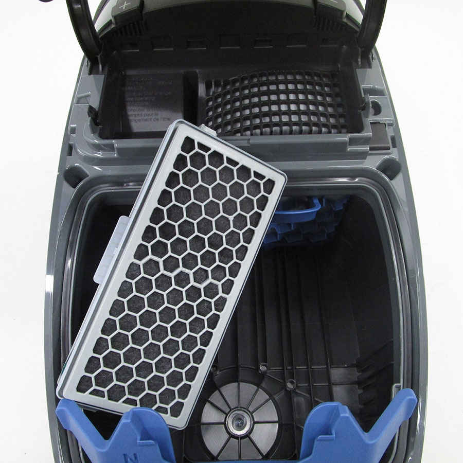 Miele Complete C3 Silence Hardfloor SGSK3 - Filtre sortie moteur sorti