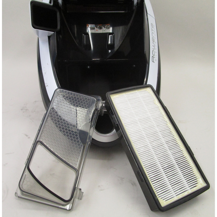 Rowenta RO7640EA Silence Force Cyclonic - Filtre sortie moteur sorti