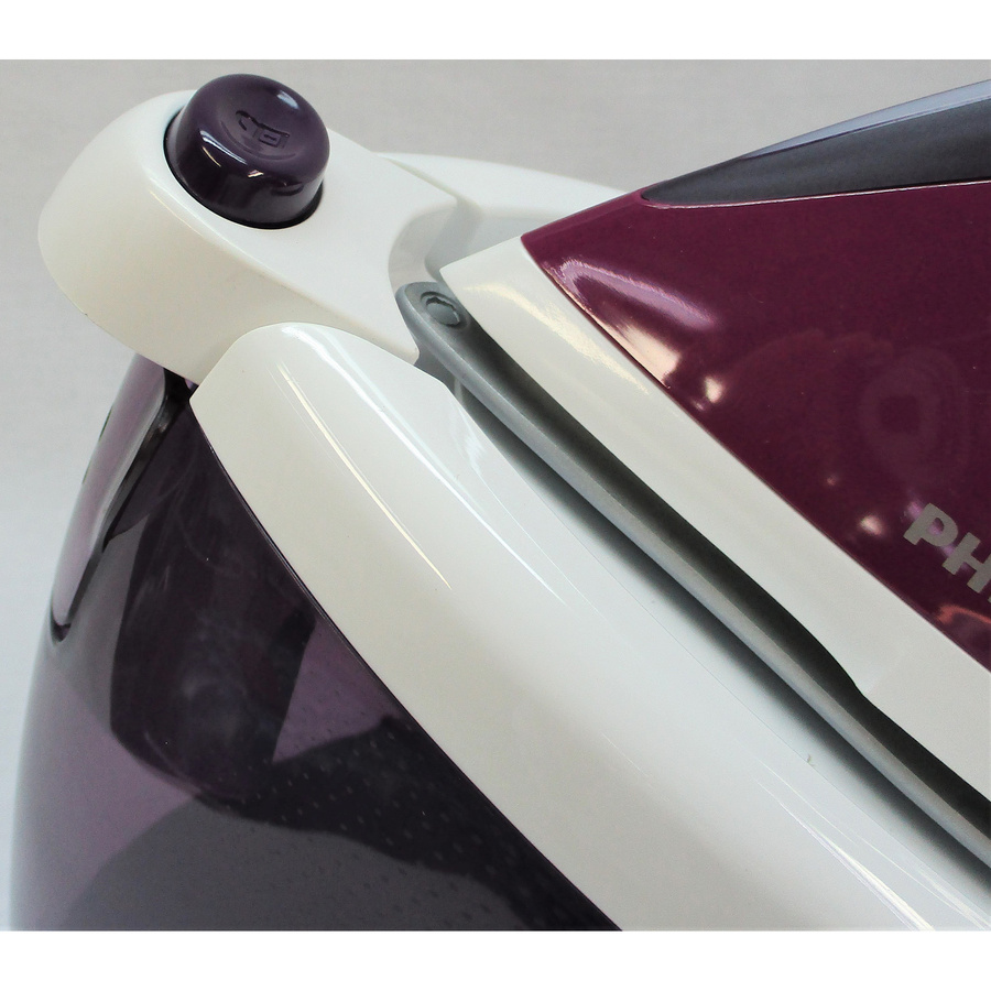 Philips GC6842/30 PerfectCare Compact Essential - Système de verrouillage du fer