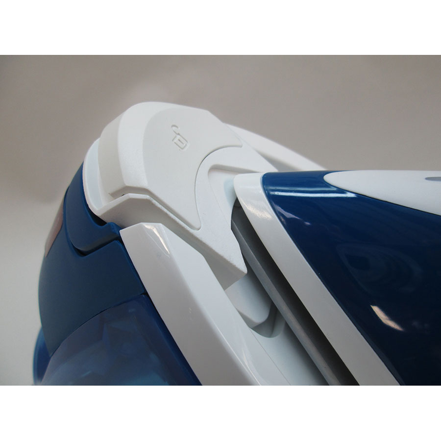 Philips GC7926/20 PerfectCare Compact Plus - Système de verrouillage du fer