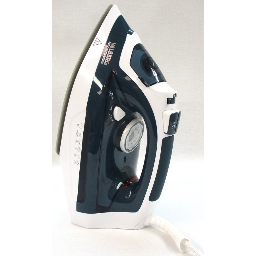 Valberg (ElectroDepot) Fer à repasser sans fil (Code article 971880) - Vue d'ensemble posé sur le talon