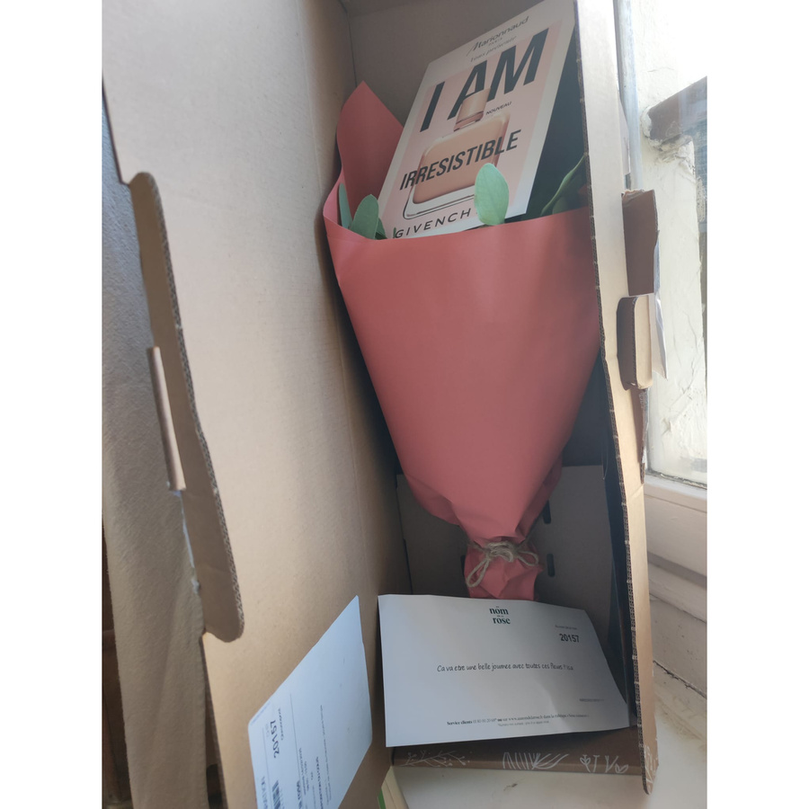 Aunomdelarose.fr  - Livraison par un transporteur.