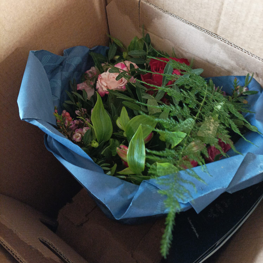 Monceaufleurs.com  - Livraison par un transporteur en province.