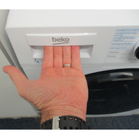 Beko HTE7614YBST - Ouverture du tiroir à détergents