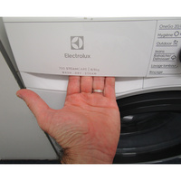 Electrolux EW7IW2856BG - Ouverture du tiroir à détergents