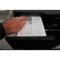 Hisense WD5I1045BBQ - Bouton de retrait du bac à produits