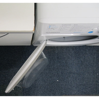 Indesit BDE86435WVFR - Angle d'ouverture de la porte