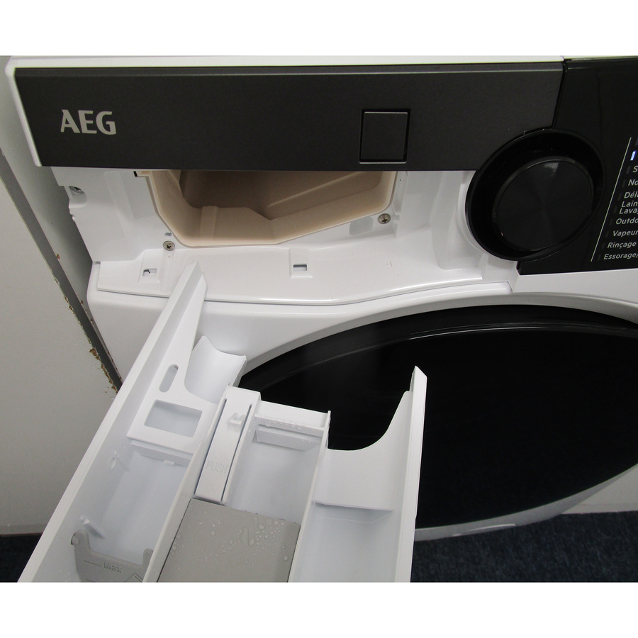 AEG LWR98B166X - Retrait du bac à produit