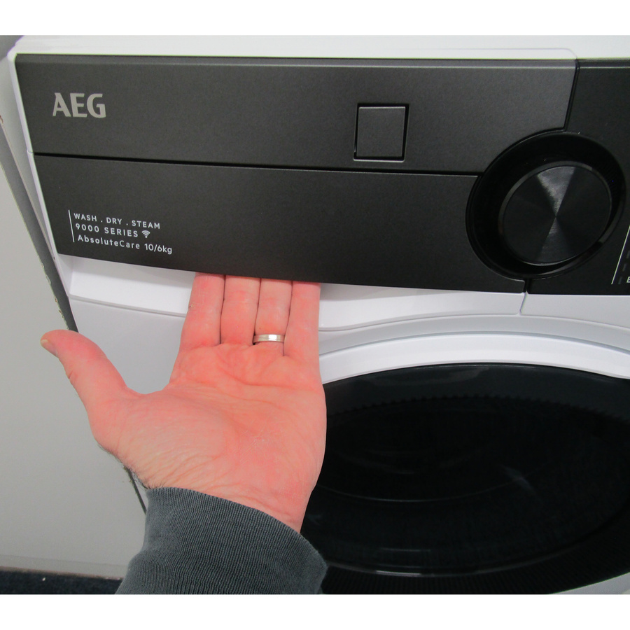 AEG LWR98C166X - Ouverture du tiroir à détergents