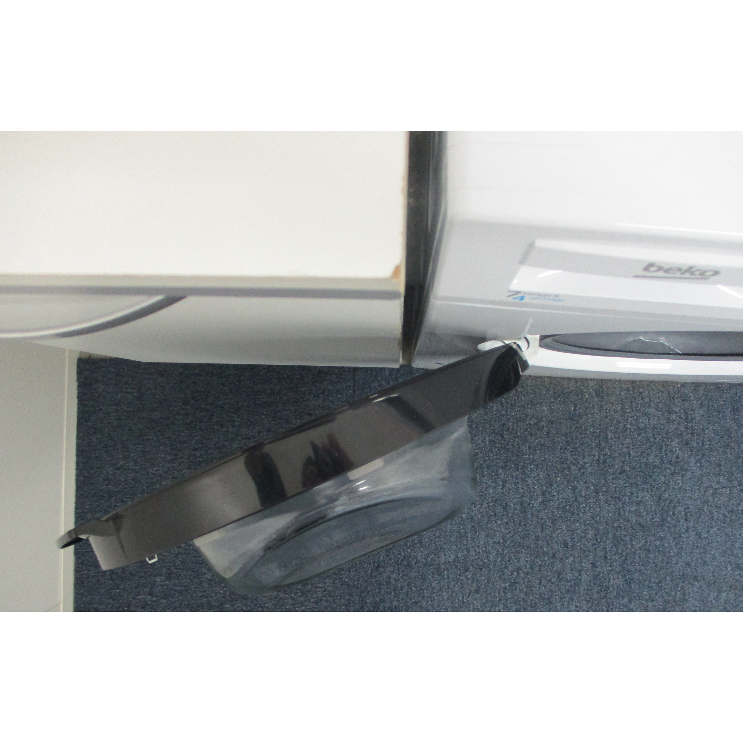 Beko HTE7614YBST - Angle d'ouverture de la porte