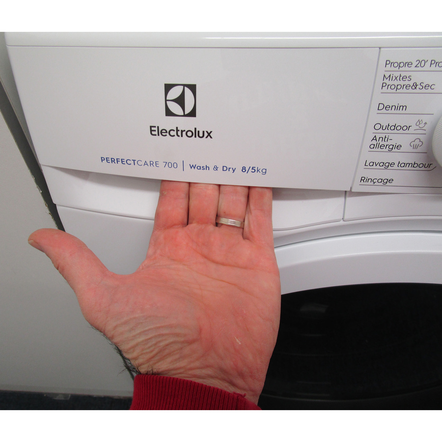 Electrolux EW7W4856SP - Ouverture du tiroir à détergents