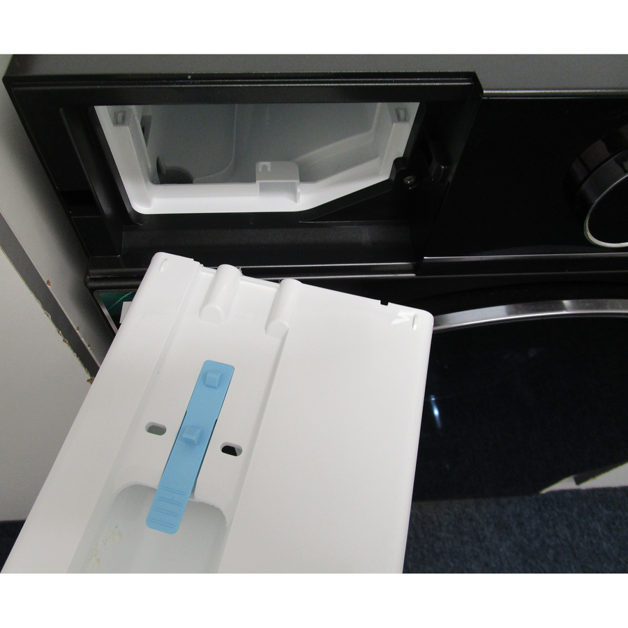 Hisense WD5I1045BBQ - Retrait du bac à produit