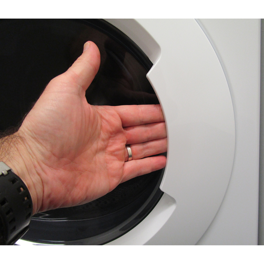 Indesit BDE86435WVFR - Poignée d'ouverture du hublot